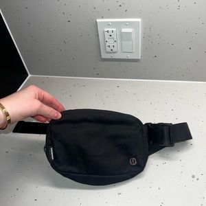 Lululemon Everywhere Belt Bag